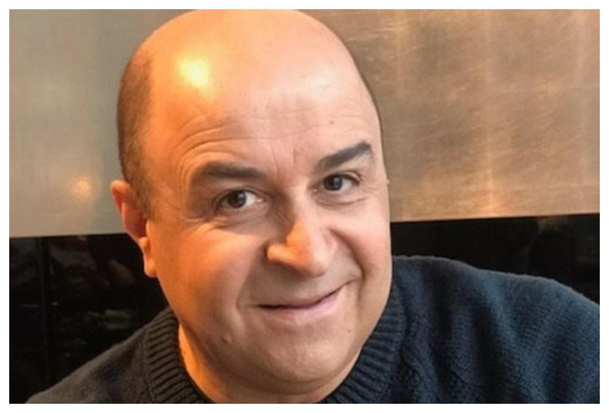 Μάρκος Σεφερλής: Ξύρισε το κεφάλι του για συμπαράσταση σε συνεργάτη του που έχει καρκίνο – “Για πάντα μαζί”