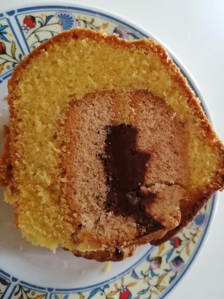 κέικ-βανίλιας-με-γεμιστά μπισκότα-συνταγή-