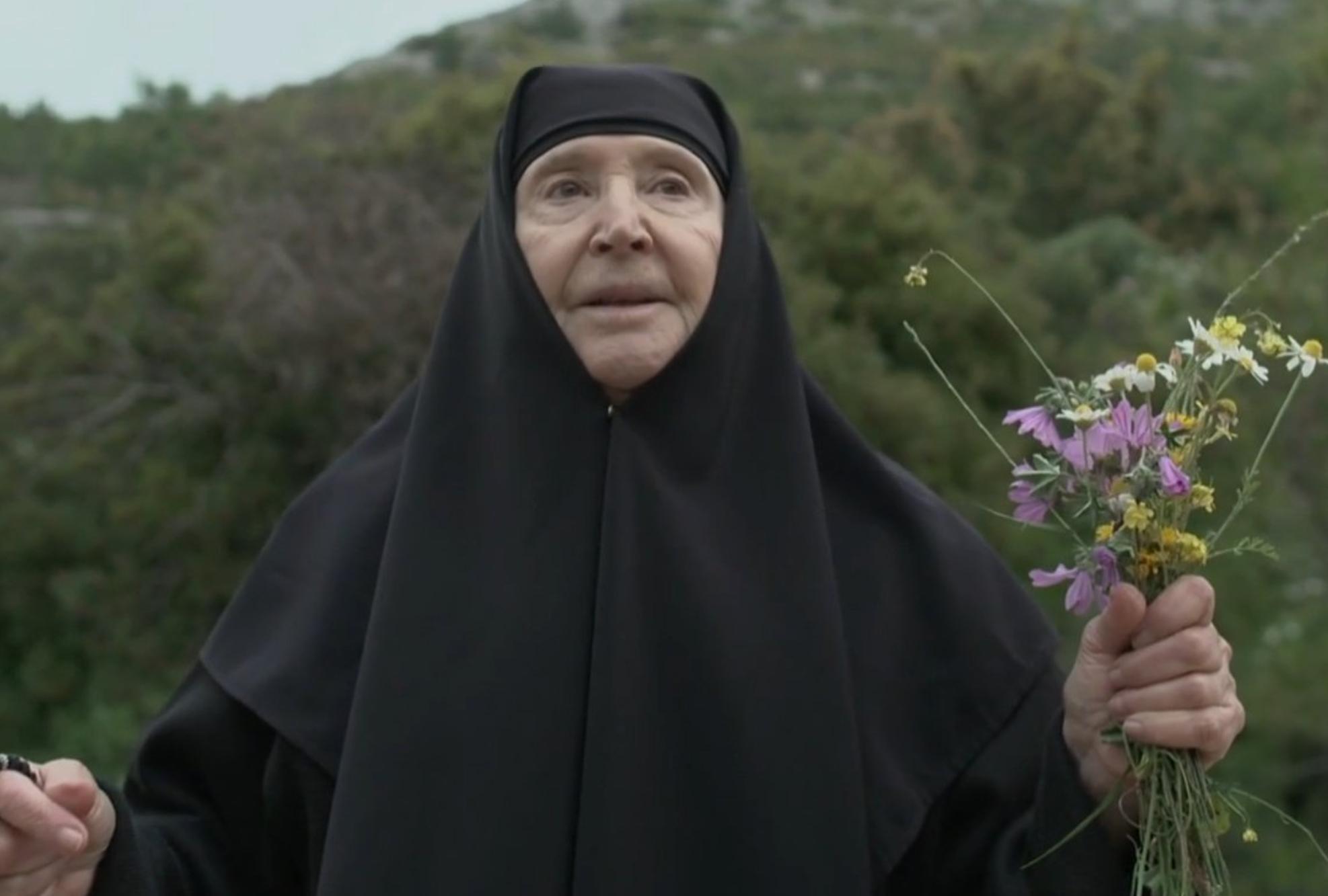 Μαύρο Ρόδο: Ξεκόλλα με το κόλλημα που έχεις μαζί της – Είσαι εμμονικός