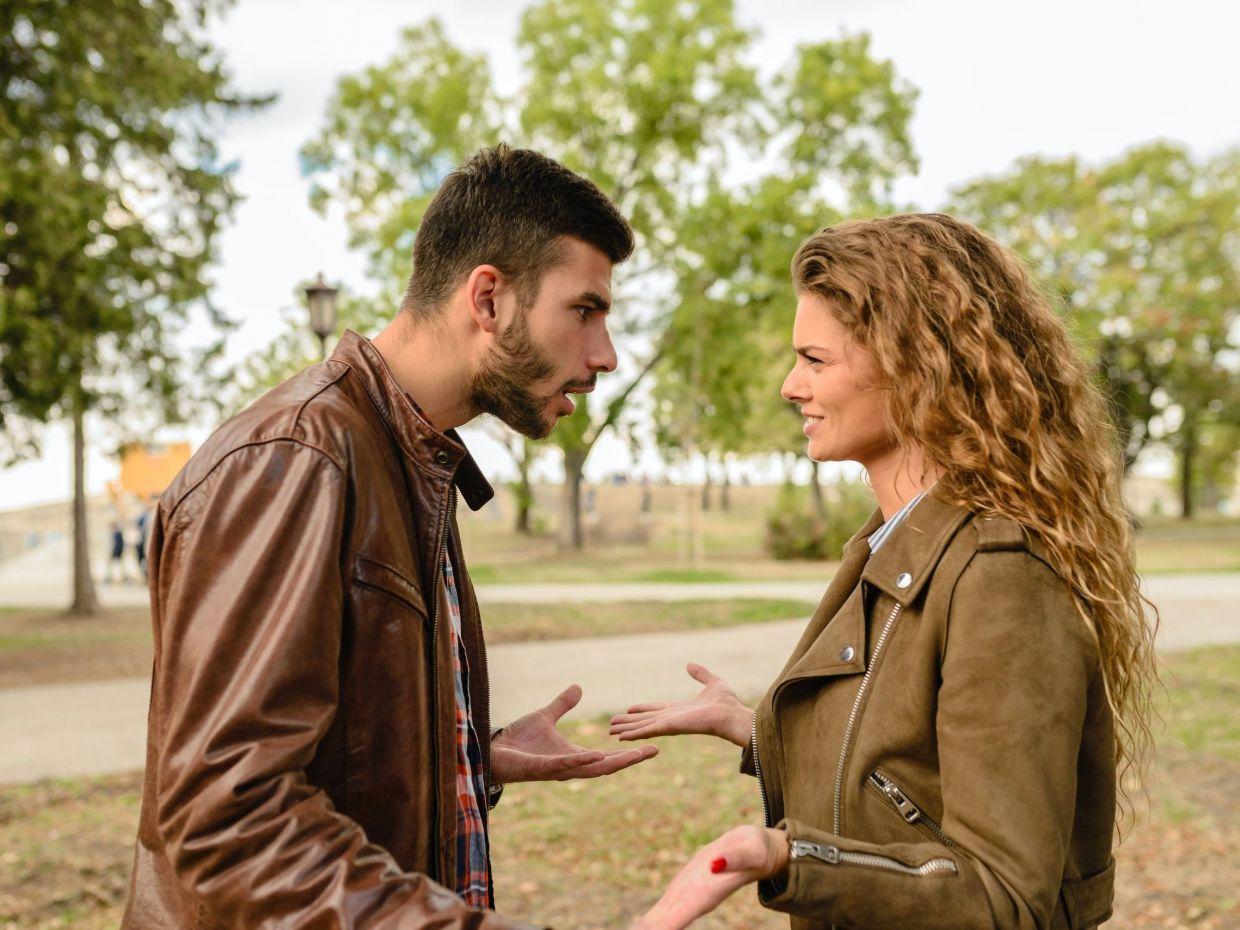 σύντροφος-που-θέλει-να-σε-ελέγχει-συμβουλές- σύντροφος-που-θέλει-να-σε-ελέγχει-συμβουλές-