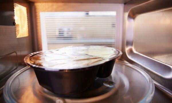 φούρνος μικροκυμάτων-και-κίνδυνοι-για-την-υγεία-