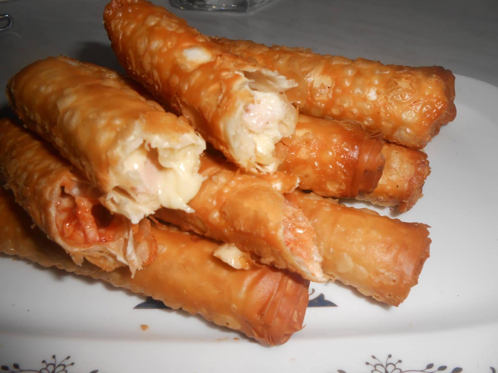 Φλογέρες με γαλοπούλα, ένταμ και σάλτσα