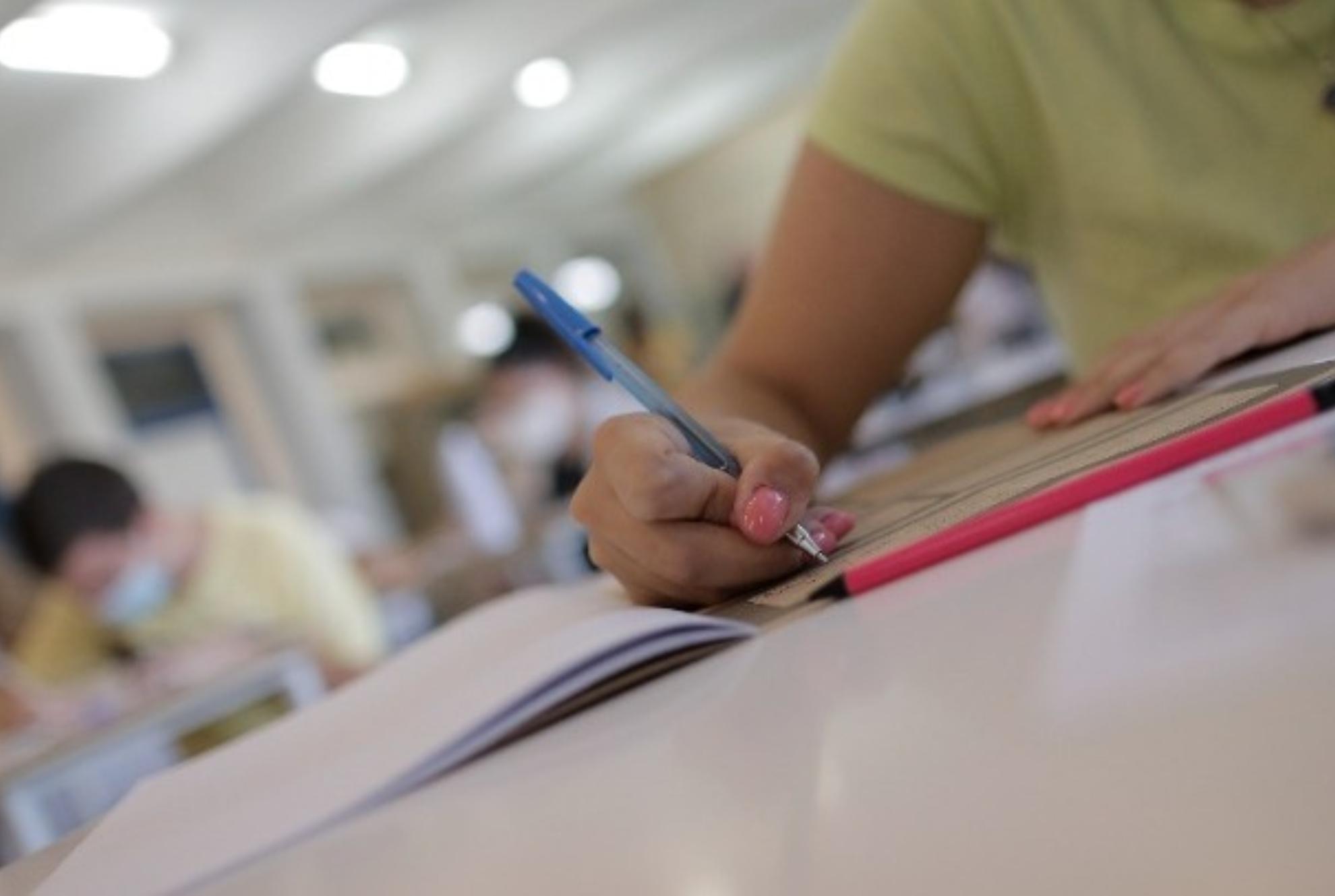Εξετάσεις στα Λύκεια 2023: Άρχισαν οι ενδοσχολικές εξετάσεις – Πότε κλείνουν τα σχολεία – Αναλυτικά το πρόγραμμα