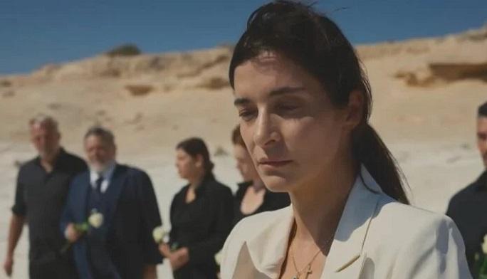 Η Γη της Ελιάς-Ιουλία- Η Γη της Ελιάς-Ιουλία-