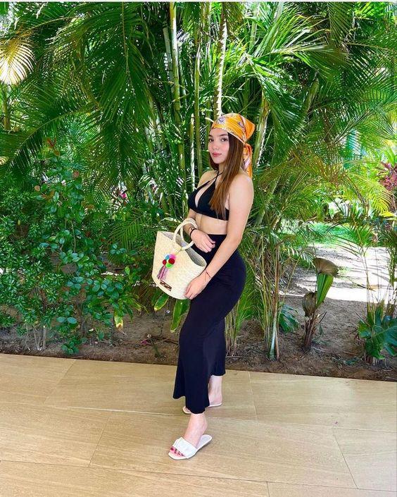 μαύρη-μάξι φούστα-με-μαύρο-τοπ-και-μπαντάνα-ιδέες-