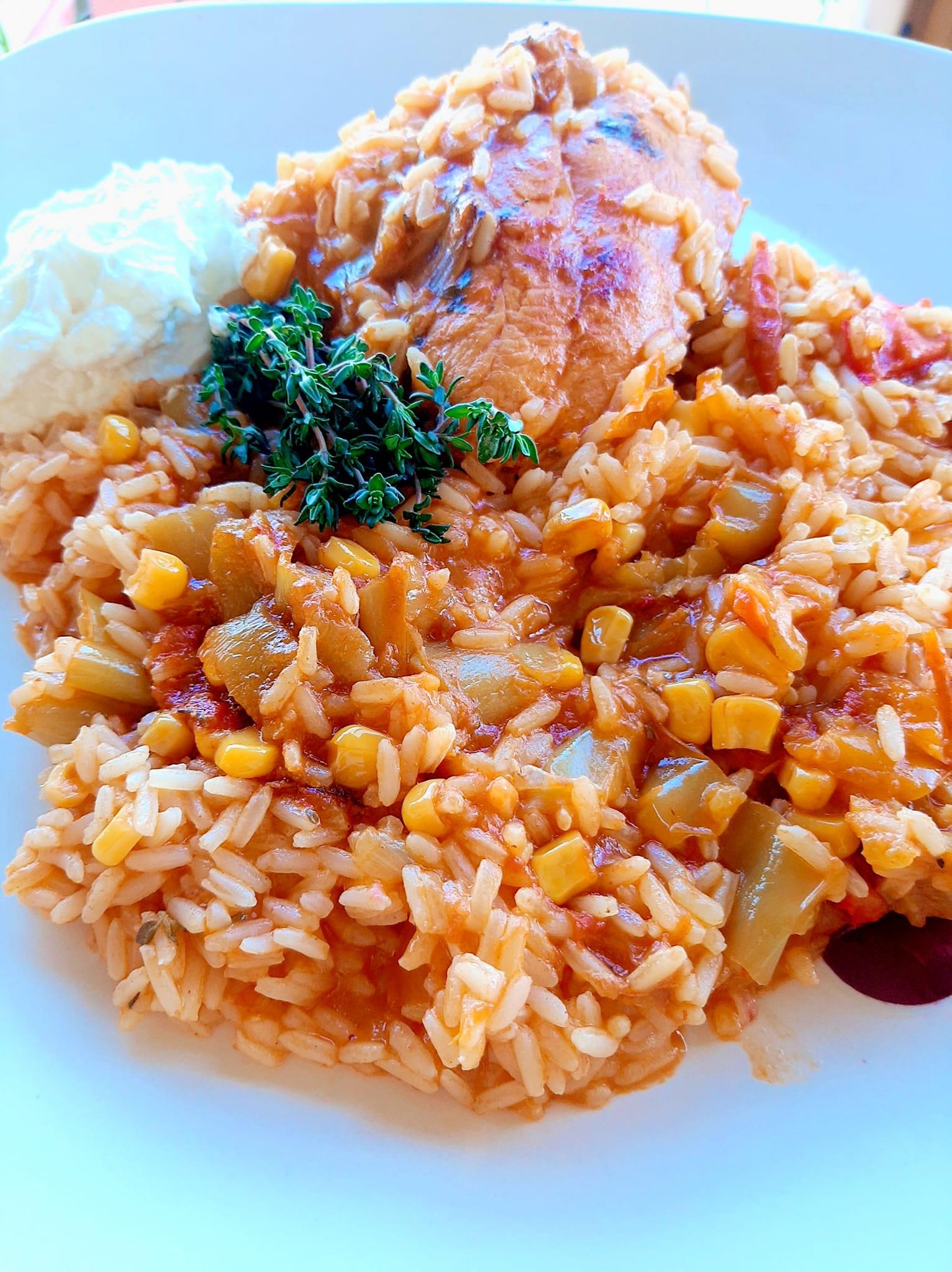 κοτόπουλο-με-πιπεριές-και-ρύζι-συνταγή-