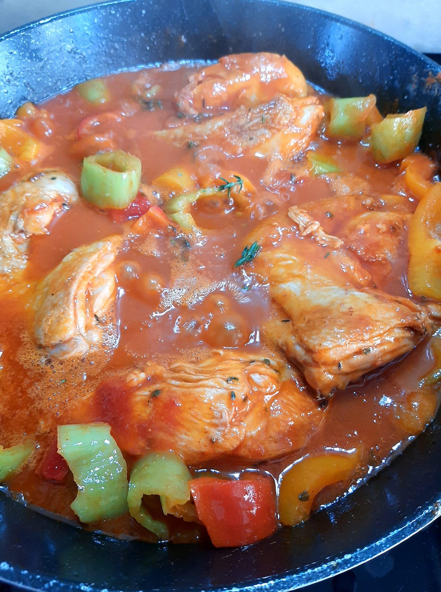 κοτόπουλο-με-πιπεριές-και-ρύζι-συνταγή-