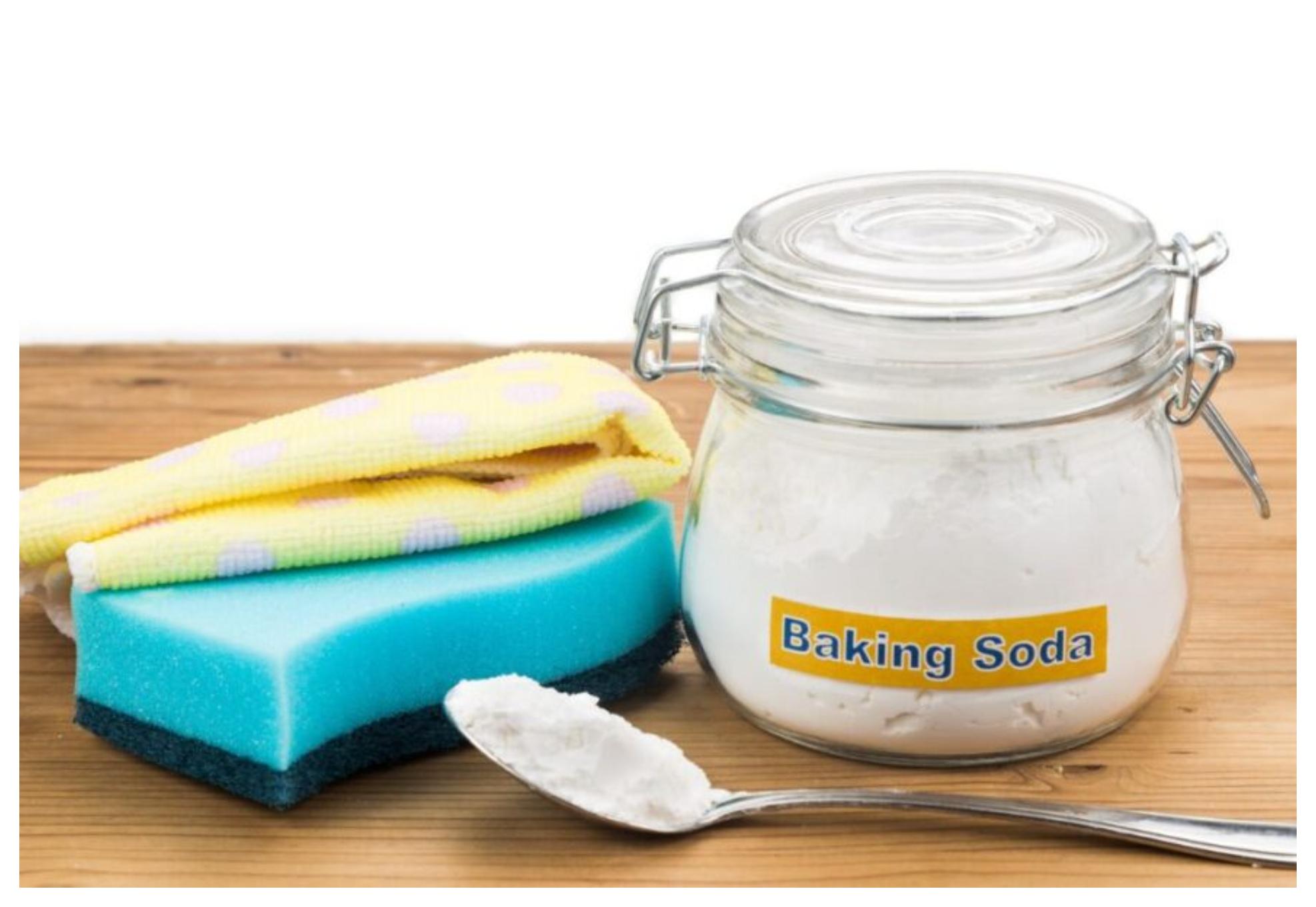 Άλατα στίγματα και θαμπάδα στην γυάλινη καμπίνα της ντουζιέρας; Αυτή είναι η συνταγή για να γίνει και πάλι αστραφτερή