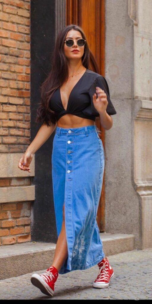 μάξι-τζιν-φούστα-με-μαύρο τοπ-ιδέες-