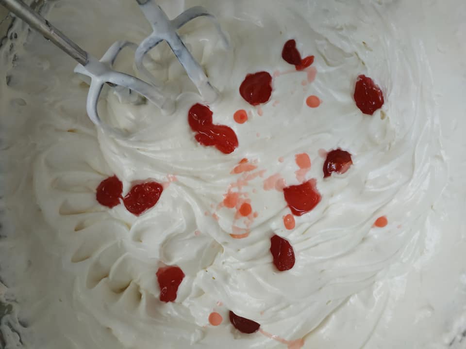 παγωτό-παρφέ-με-καβουρδισμένα αμύγδαλα-και-γλυκό του κουταλιού-κεράσι-συνταγή-