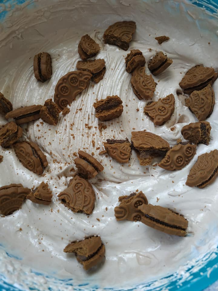 παρφέ-με-μερέντα-και-γεμιστά μπισκότα-συνταγή-