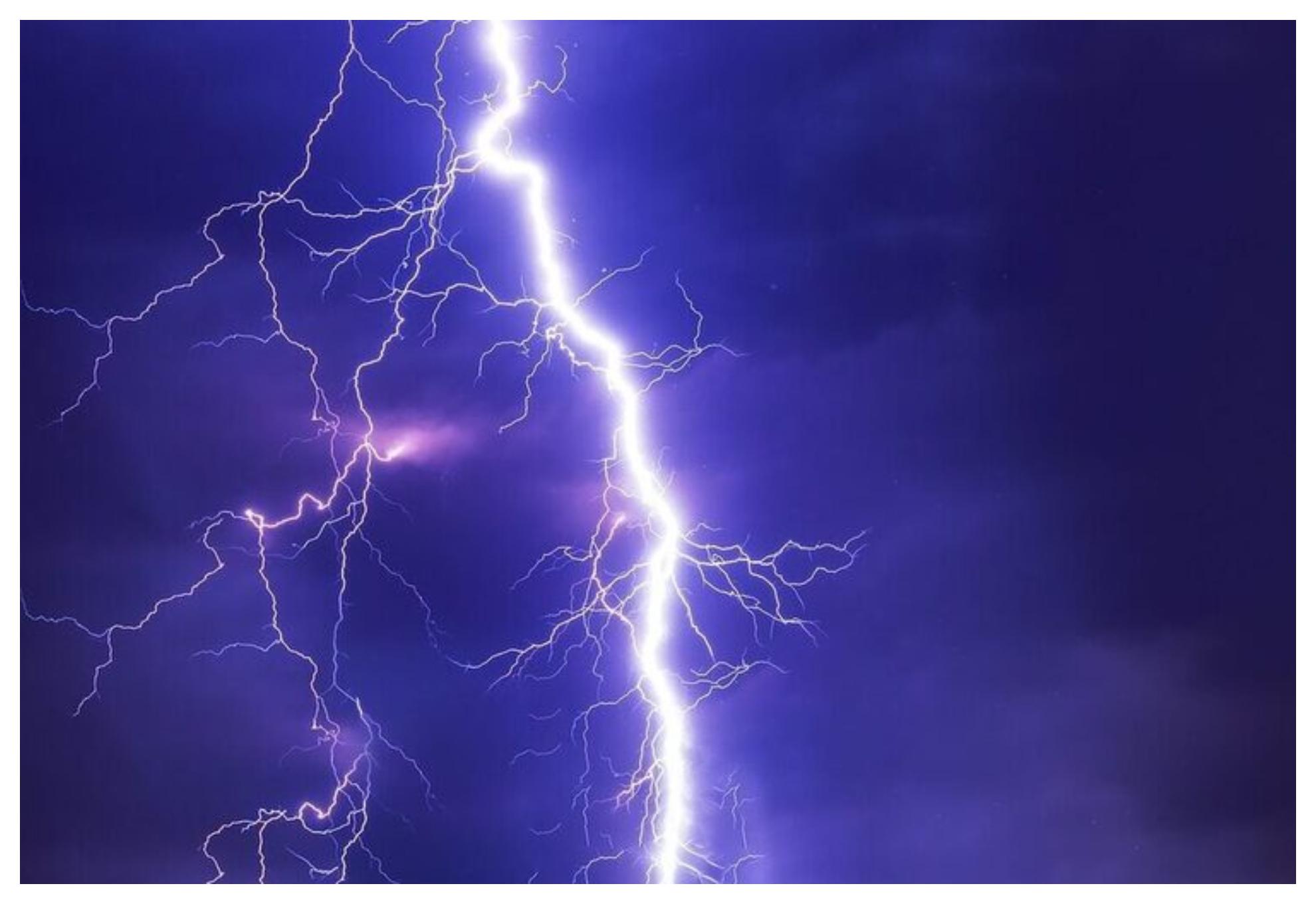 Ρόδος: Τουρίστας κεραυνοβολήθηκε την ώρα που έκανε μπάνιο – Συγκλονίζει αυτόπτης μάρτυρας