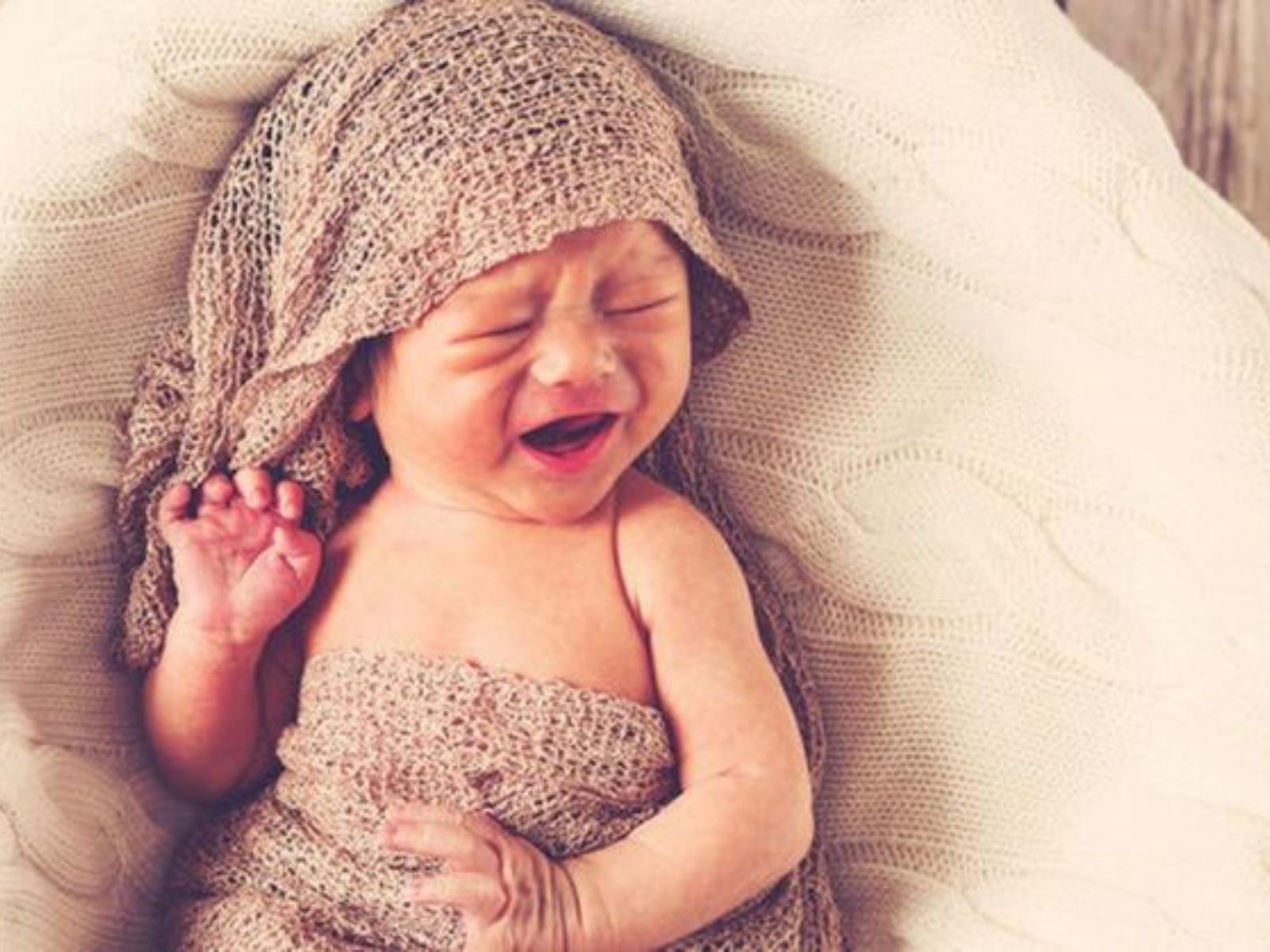 η-κίνηση-που-ηρεμεί-ένα-νεογέννητο-όταν-κλαίει-