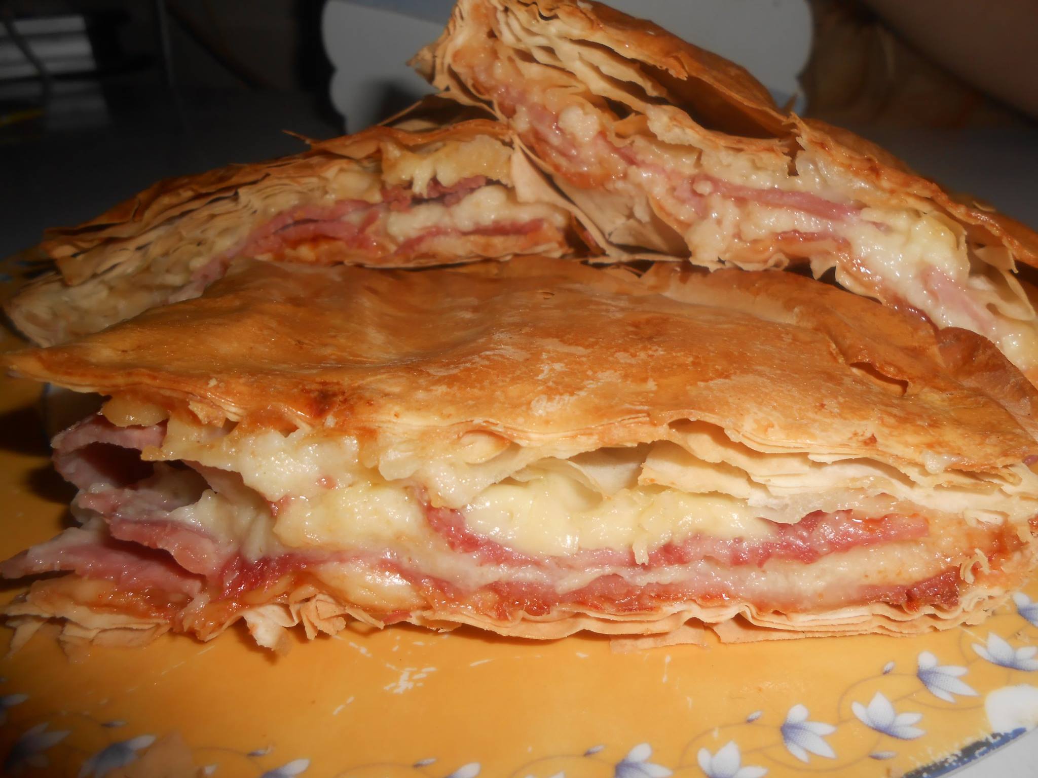 ζαμπονοκασερόπιτα-με-κρεμώδη γέμιση-συνταγή-