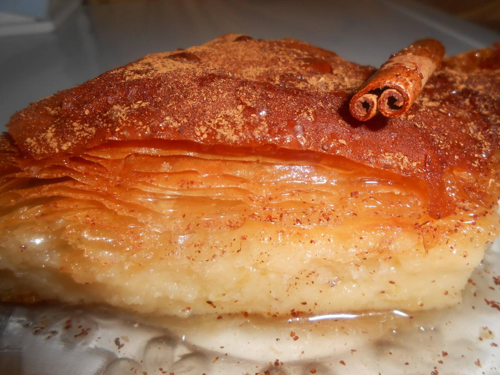 Παραδοσιακό γαλακτομπούρεκο με τραγανό φύλλο