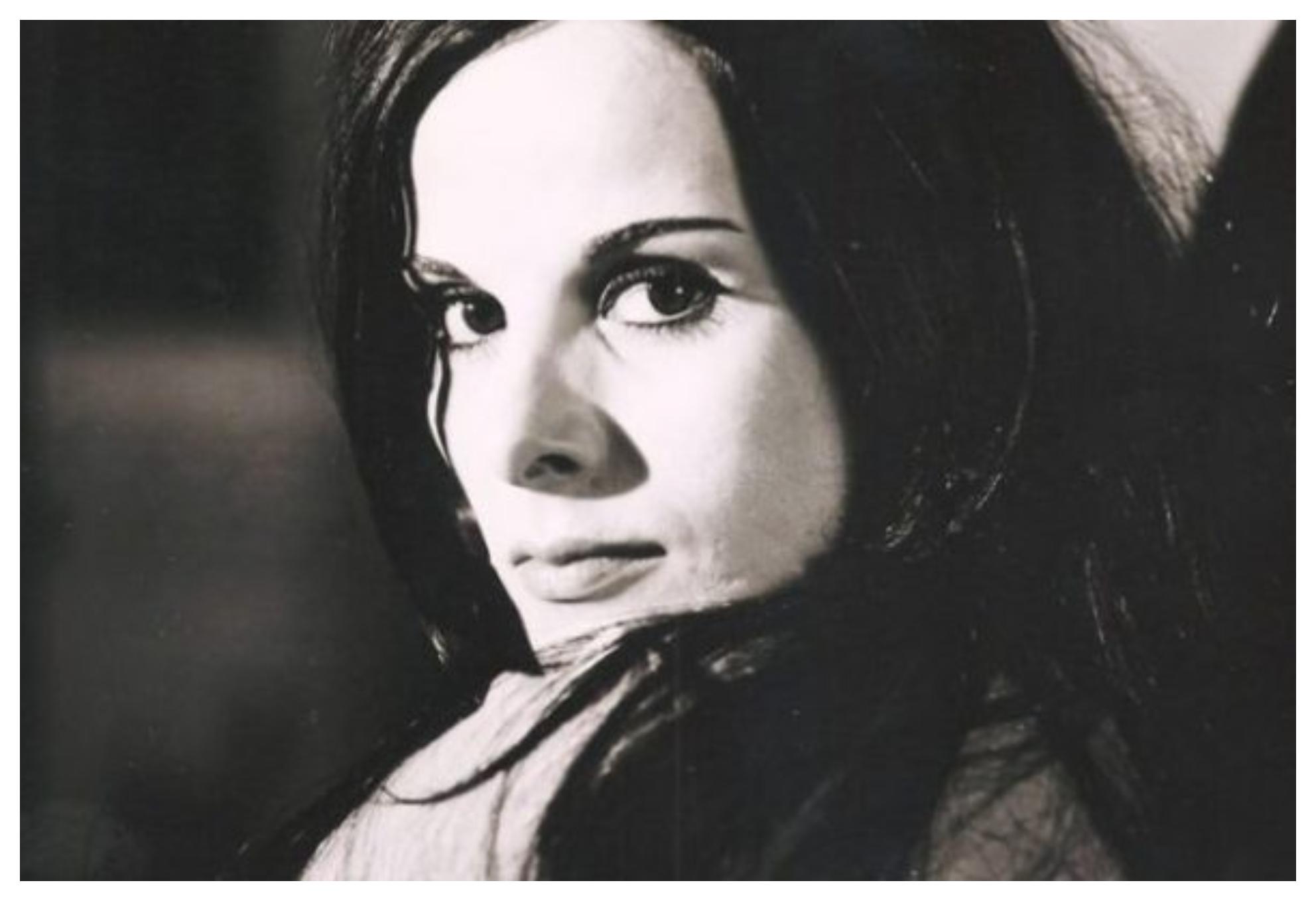 Έλενα Ναθαναήλ: Η ηθοποιός με την κλασική ομορφιά και την ασύγκριτη φινέτσα που στα 19 της πόζαρε για το Paris Match