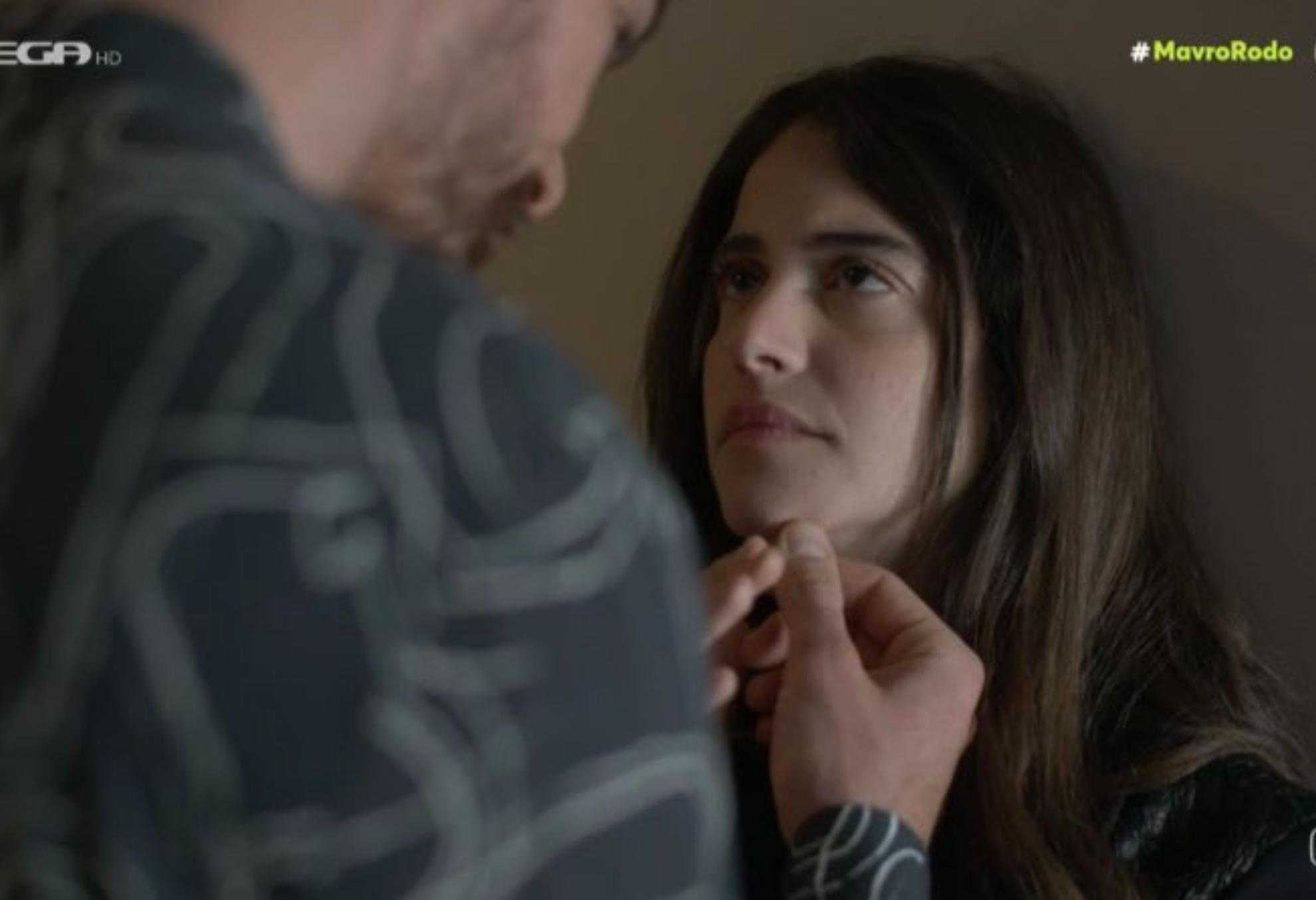 Μαύρο Ρόδο: Μην μάθω ότι ήξερες τι κουστούμι μου ράβει ο Καστρινός και δε με ειδοποίησες