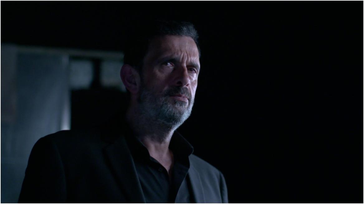 Μαύρο Ρόδο: Ο Βίκος δηλητηριάζει τον Θέμη