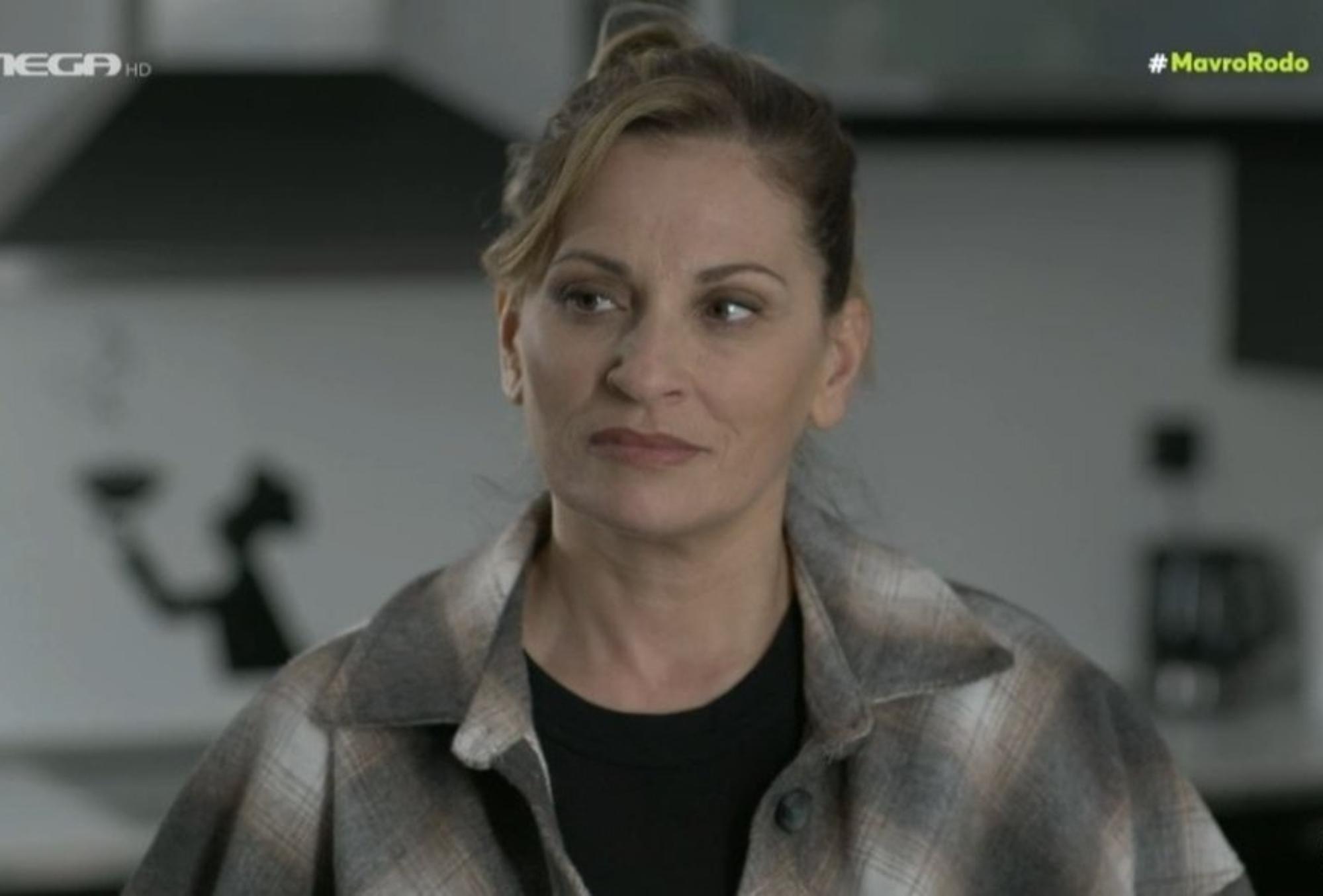 Μαύρο Ρόδο: Η Πολυξένη σκοτώνει την Αυξεντία