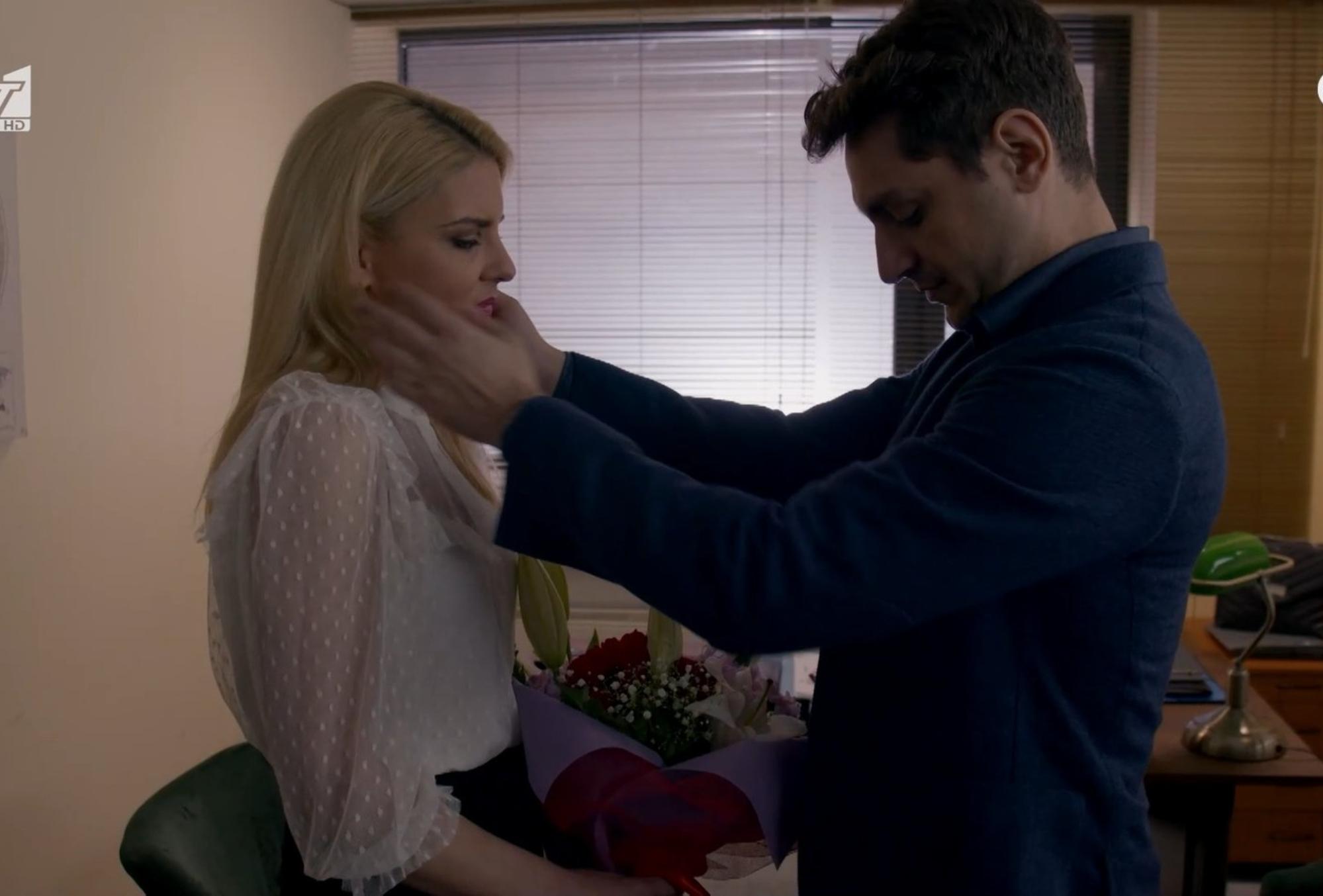 Παγιδευμένοι: Ο Μάρκος χωρίζει την Κατερίνα και τα βάζει με τον Χατζή