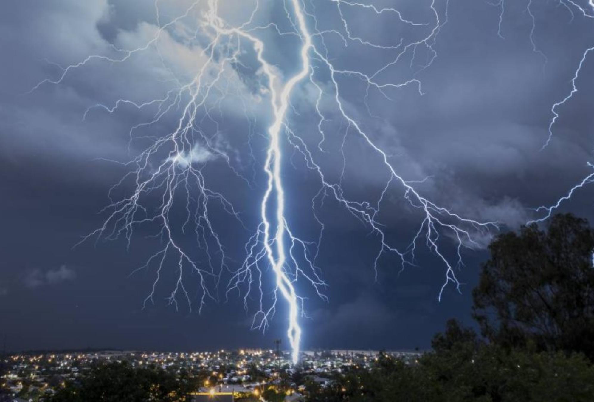 Έκτακτο δελτίο επιδείνωσης καιρού: Ραγδαία αλλαγή από σήμερα με καταιγίδες κεραυνούς και χαλάζι