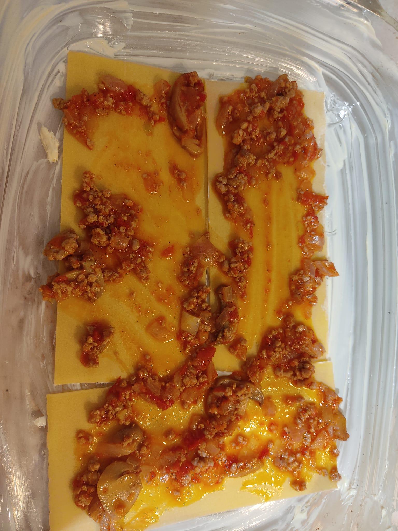 λαζάνια-με-κιμά-μανιτάρια-και-μπεσαμέλ-συνταγή- λαζάνια-με-κιμά-μανιτάρια-και-μπεσαμέλ-συνταγή-