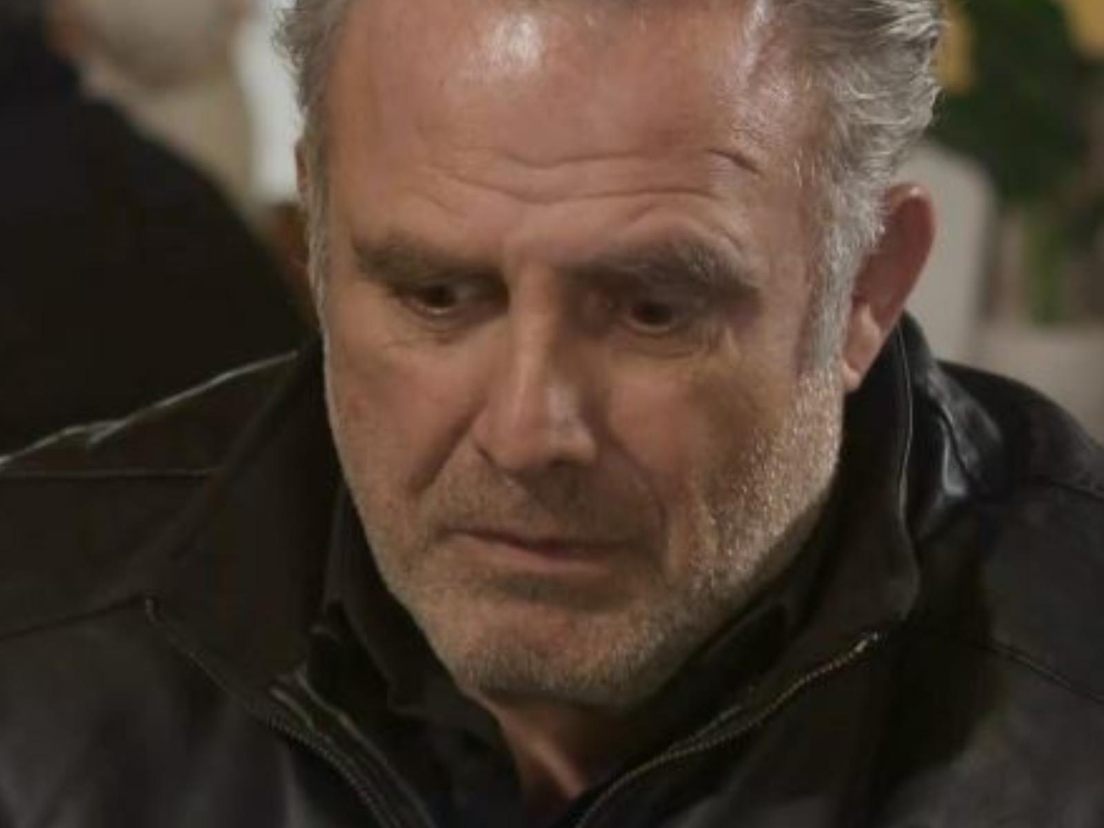 Η Γη της Ελιάς-Στάθης- Η Γη της Ελιάς-Στάθης-