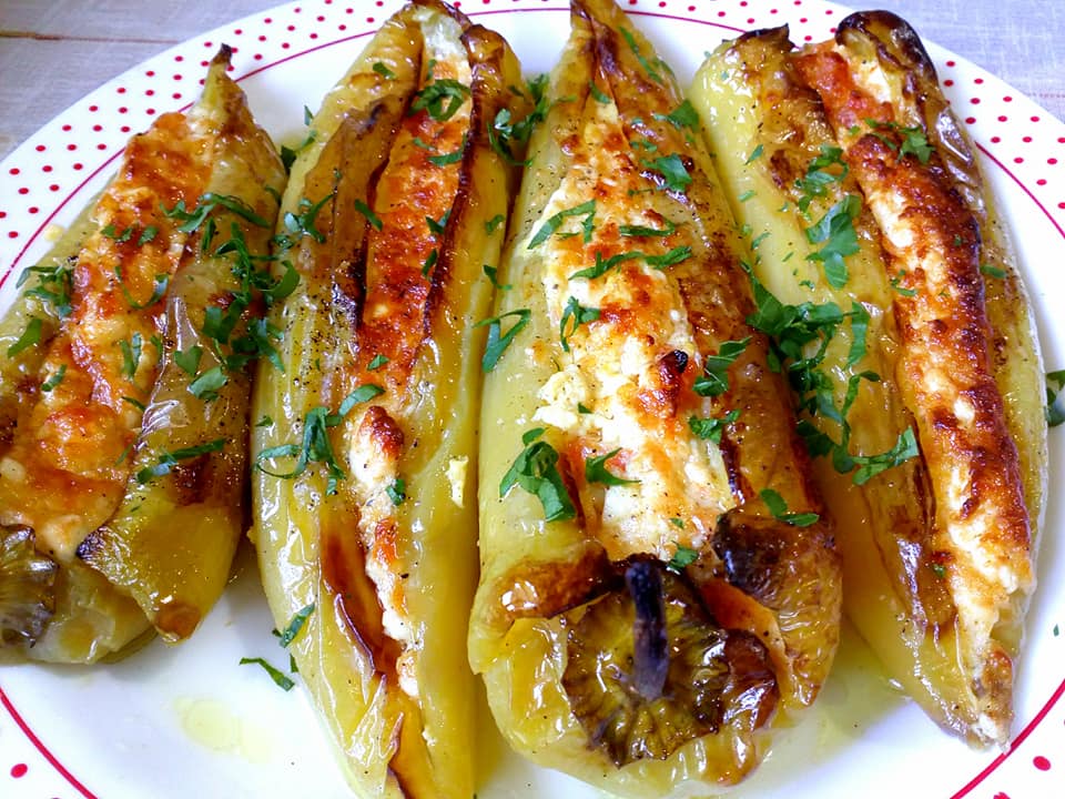 γεμιστές-πιπεριές-με-τυριά-συνταγή-