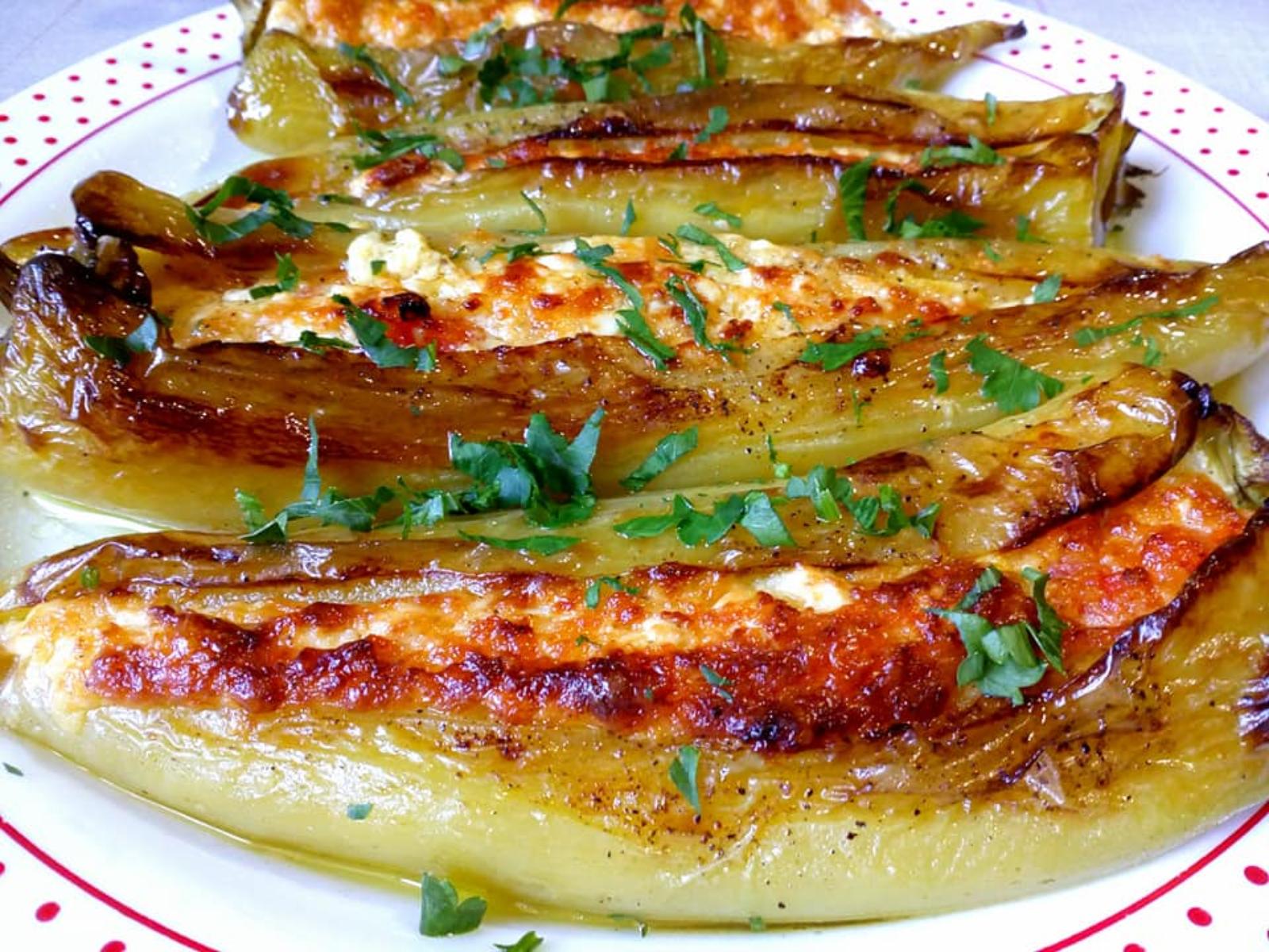 Καλοκαιρινές πιπεριές γεμιστές με τυριά