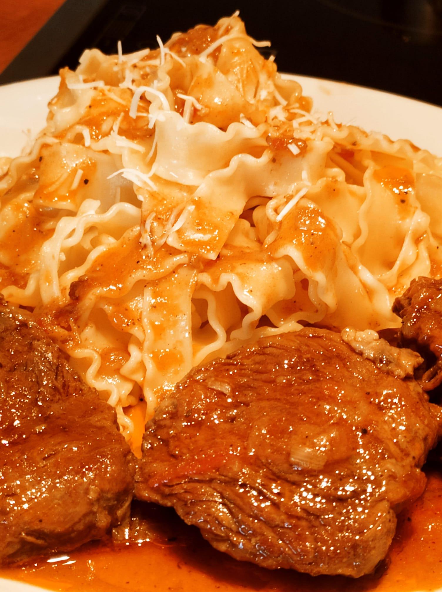 μοσχαράκι-κοκκινιστό-με-λαζάνια-συνταγή- μοσχαράκι-κοκκινιστό-με-λαζάνια-συνταγή-