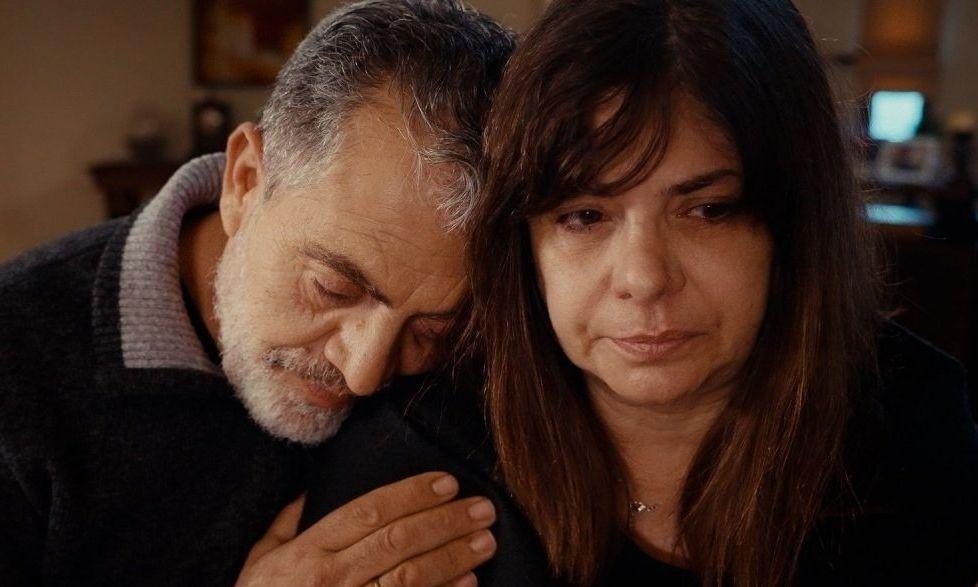 Η Γη της Ελιάς: Ο Δημοσθένης θρηνεί για την Ασπασία