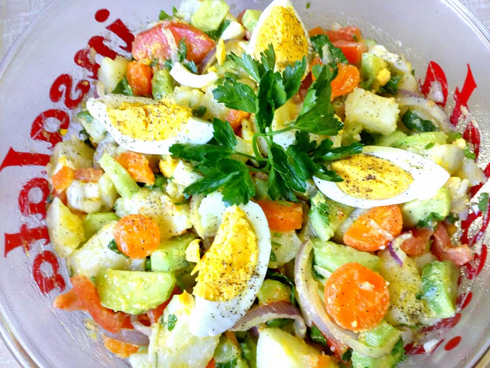 πατατοσαλάτα-με-καρότα-συνταγή-