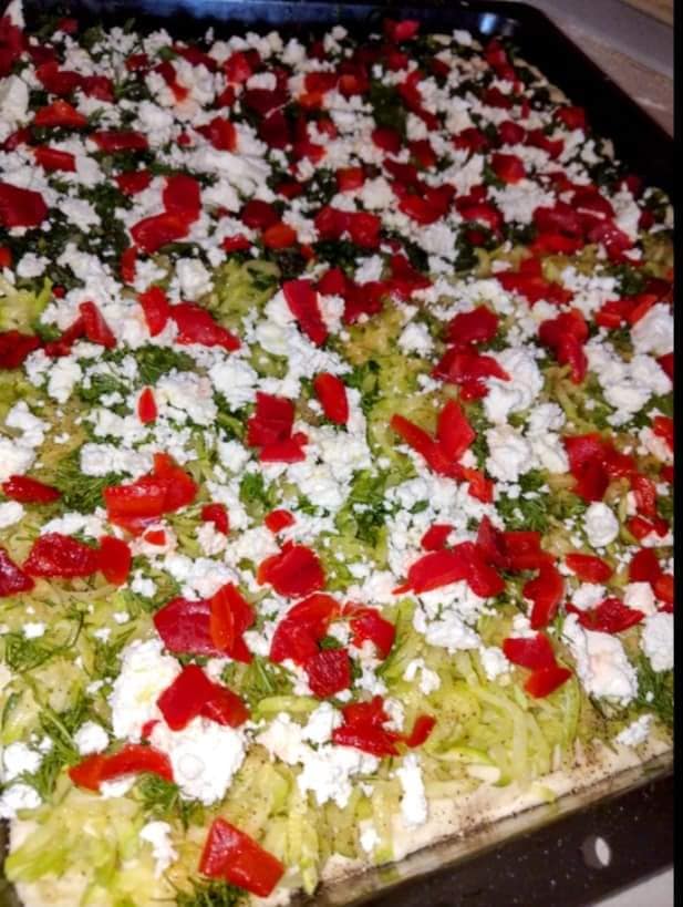 πίτα-με-κολοκυθάκια-και-πιπεριές Φλωρίνης-συνταγή-