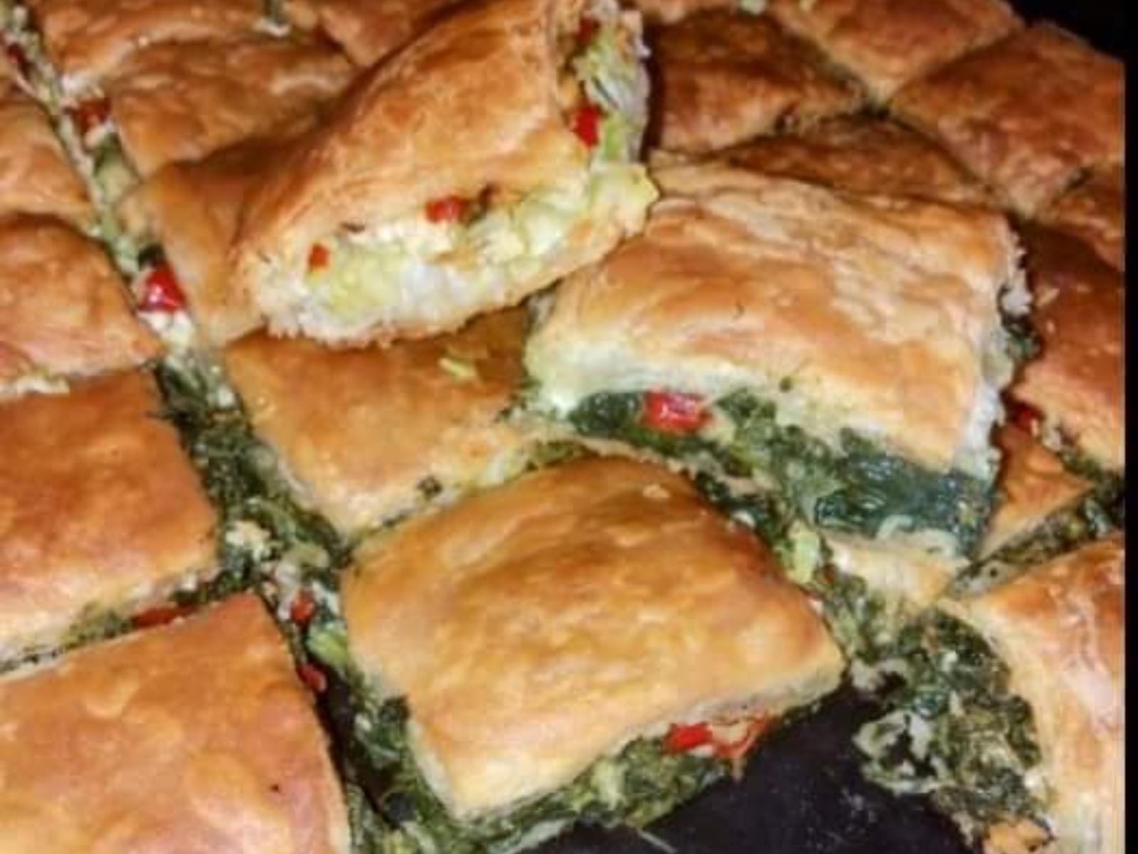 Καλοκαιρινή πίτα με κολοκύθια και πιπεριά Φλωρίνης