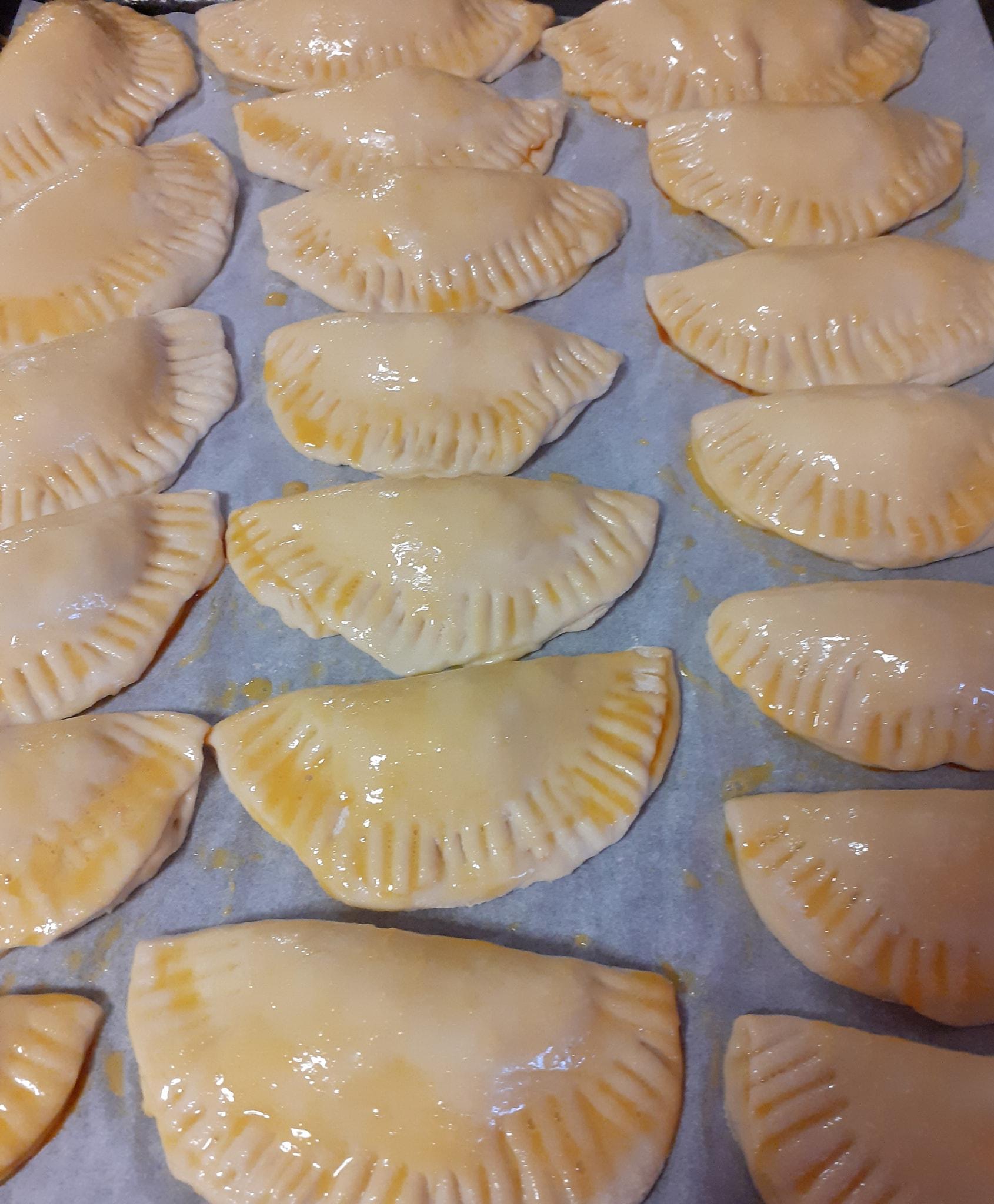 κιμαδοπιτάκια-με-ζύμη κουρού-συνταγή- κιμαδοπιτάκια-με-ζύμη κουρού-συνταγή-