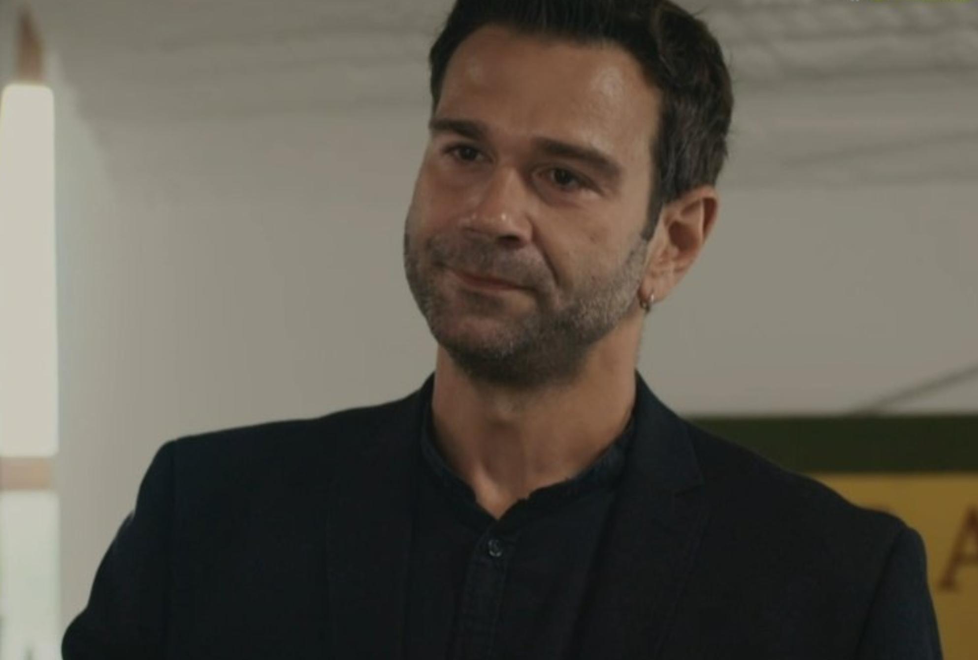 Η Γη της Ελιάς-Μάνος- Η Γη της Ελιάς-Μάνος-