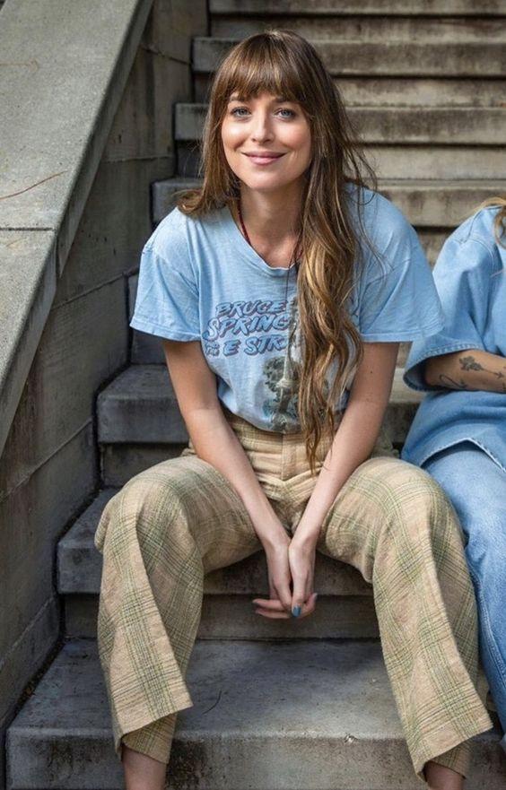 ιδέες-για-καλοκαιρινά-χτενίσματα-και-κουρέματα-με-αφέλειες-Καλοκαίρι 2023-