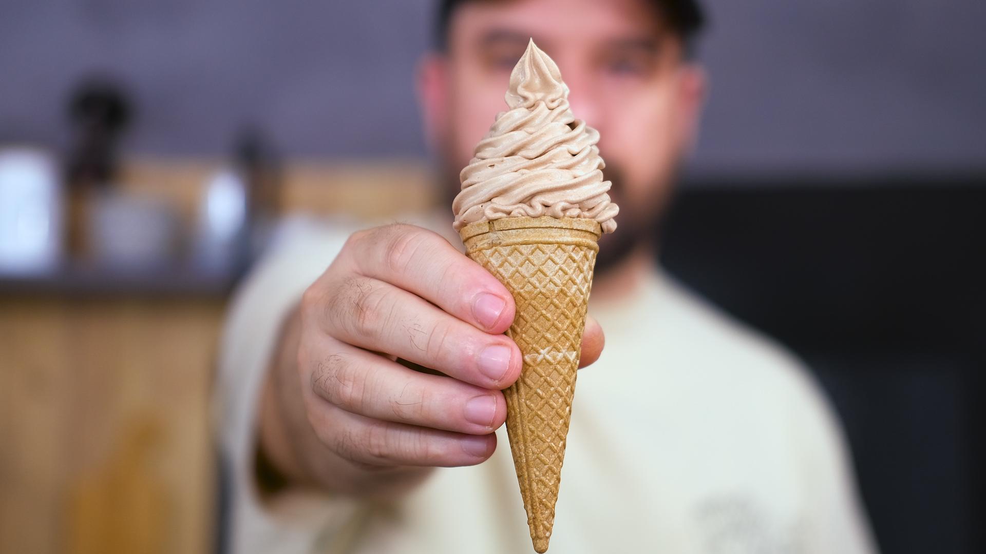 παγωτό-με-σοκολάτα-2-υλικά-συνταγή- παγωτό-με-σοκολάτα-2-υλικά-συνταγή-