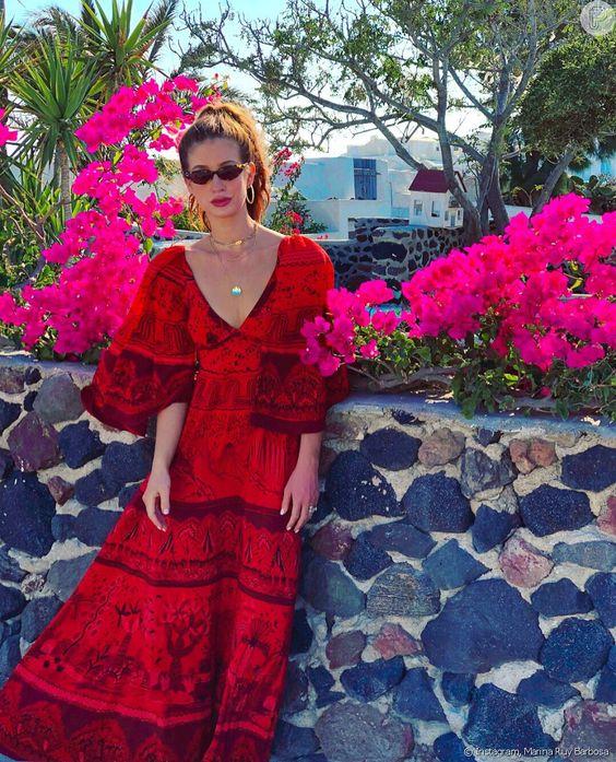 ιδέες-για-καλοκαιρινό ντύσιμο-με-κόκκινα-ρούχα-Καλοκαίρι 2023-τάσεις-