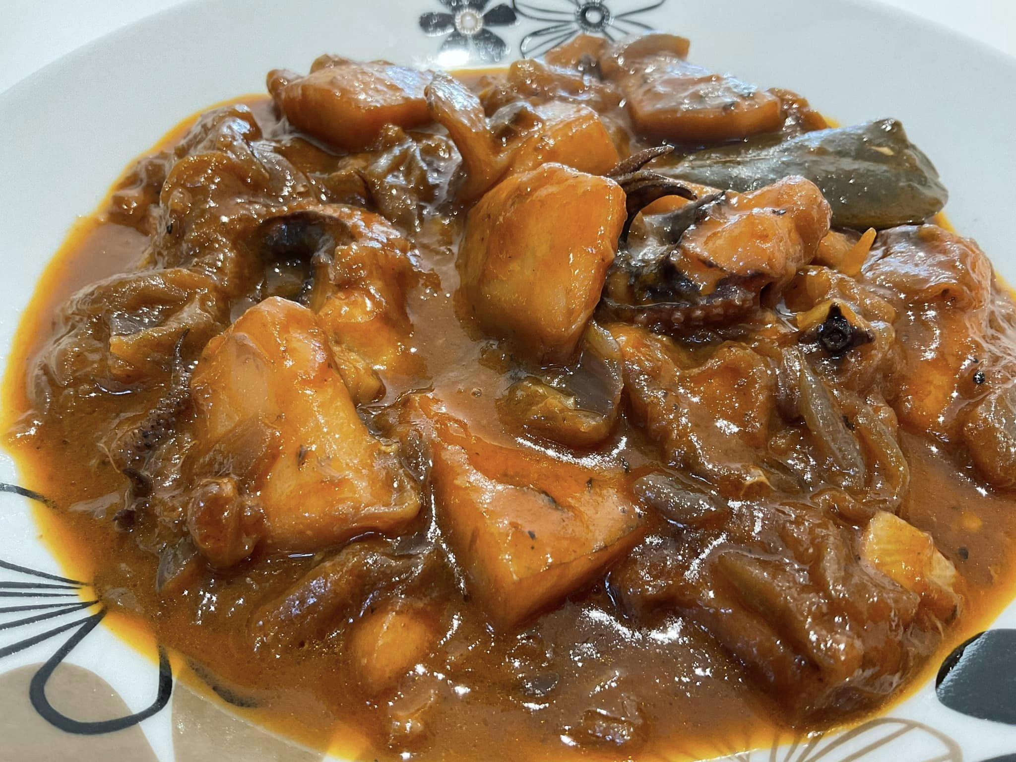 σουπιές-με-κρεμμύδια-για-την-νηστεία δεκαπενταύγουστου-συνταγή-