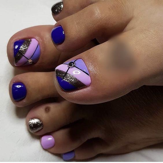 ιδέες-για-χρωματιστό-πεντικιούρ-Καλοκαίρι 2023-