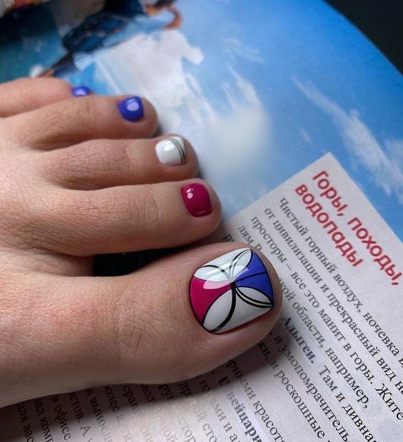 ιδέες-για-χρωματιστό-πεντικιούρ-Καλοκαίρι 2023-