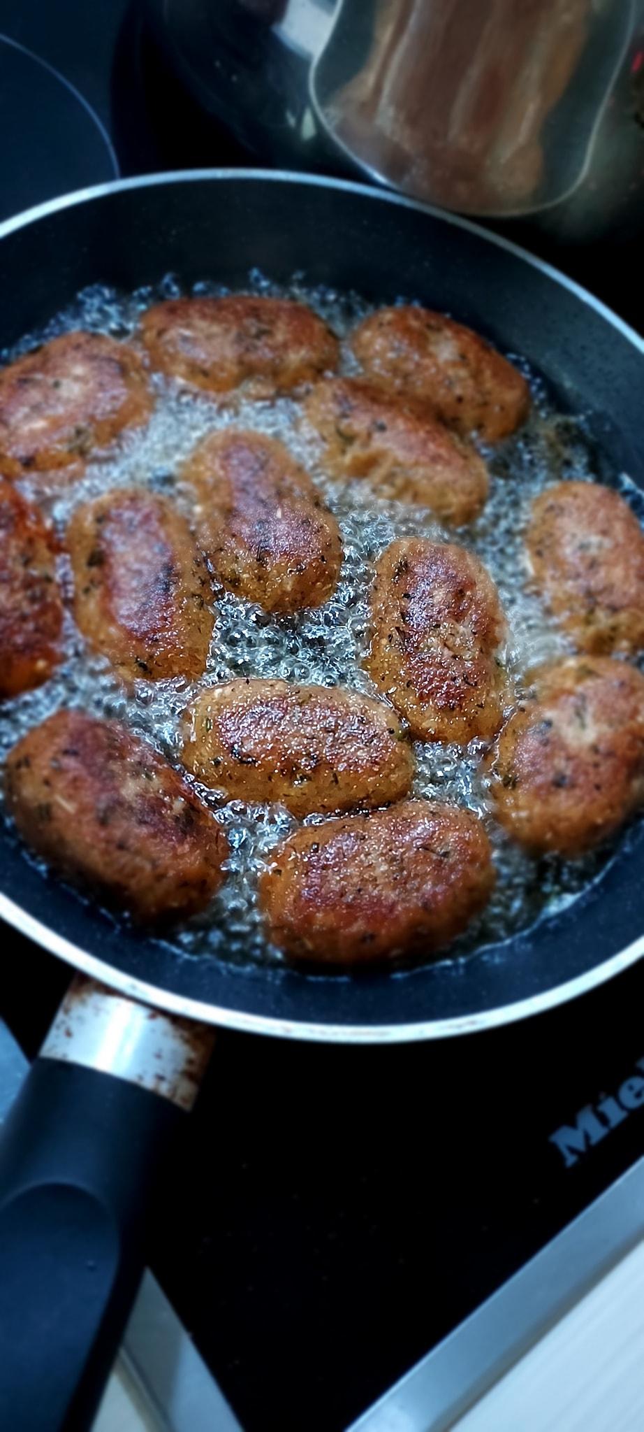 σουτζουκάκια-τόνου-συνταγή-