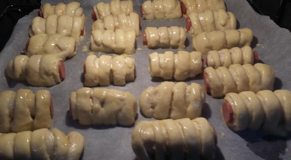 συνταγή-για-τυροπιτάκια-και-λουκανικοπιτάκια-