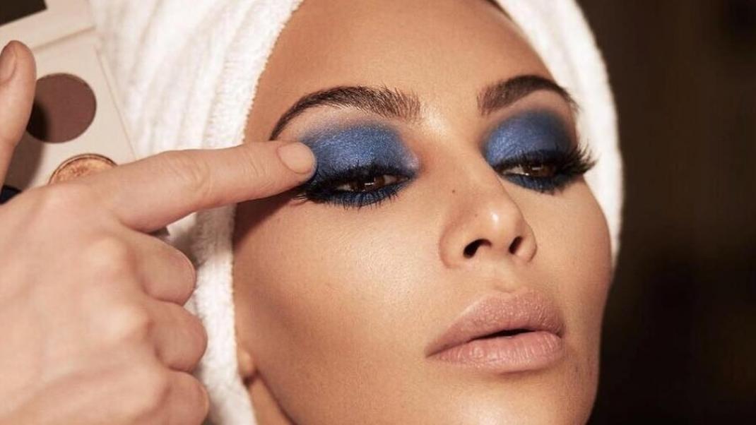 Blue eyeshadows : Η απόλυτη τάση ’90s στο μακιγιάζ επιστρέφει το καλοκαίρι του 2023