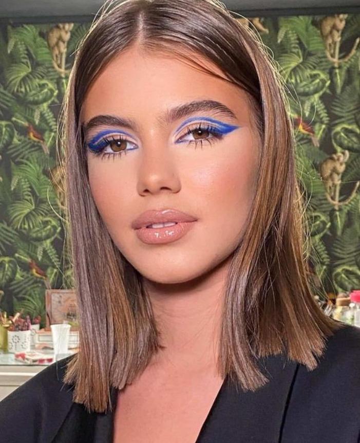 Blue eyeshadows : Η απόλυτη τάση ’90s στο μακιγιάζ επιστρέφει το καλοκαίρι του 2023