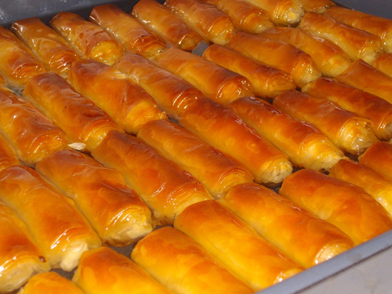 Ατομικά ρολά γαλακτομπούρεκου – Αφρός