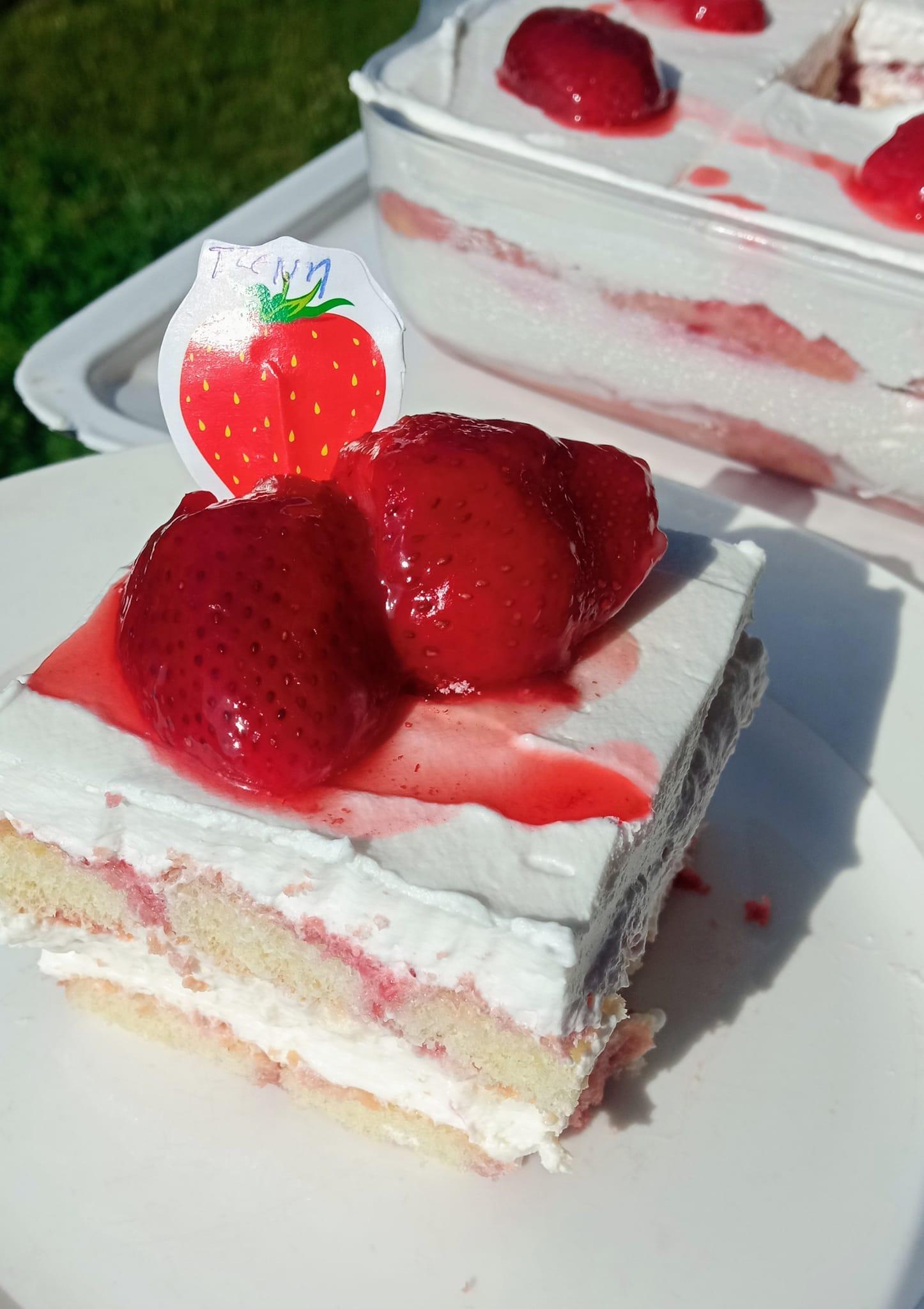 λευκή-τούρτα-με-φράουλες-συνταγή-