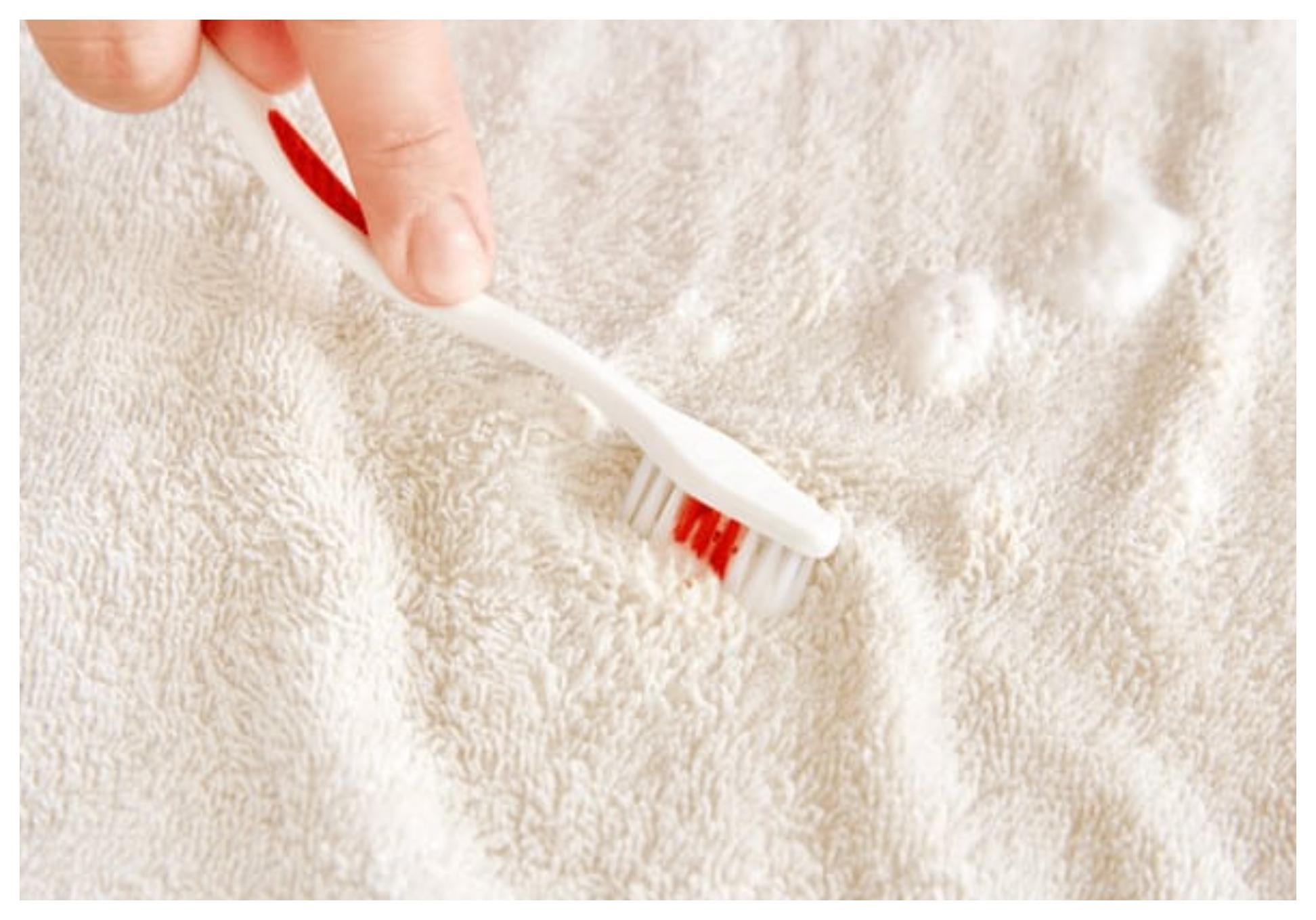 Λεκέδες από αίμα στα ρούχα στο στρώμα και στα έπιπλα: Πως να τους εξαφανίσετε