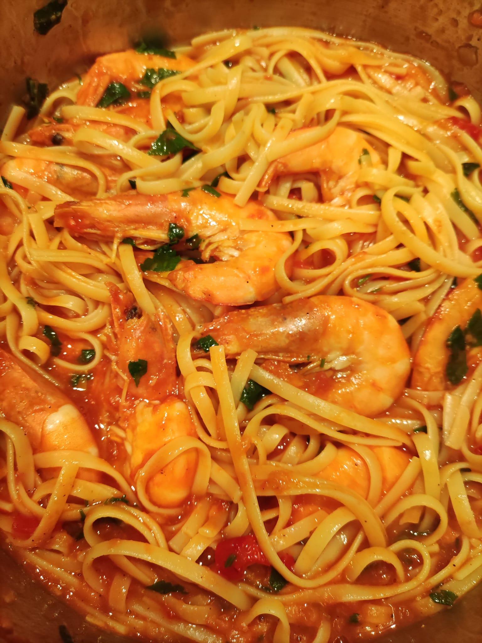 γαρίδες-με-λιγκουίνι-νηστεία Δεκαπενταύγουστου-συνταγή-